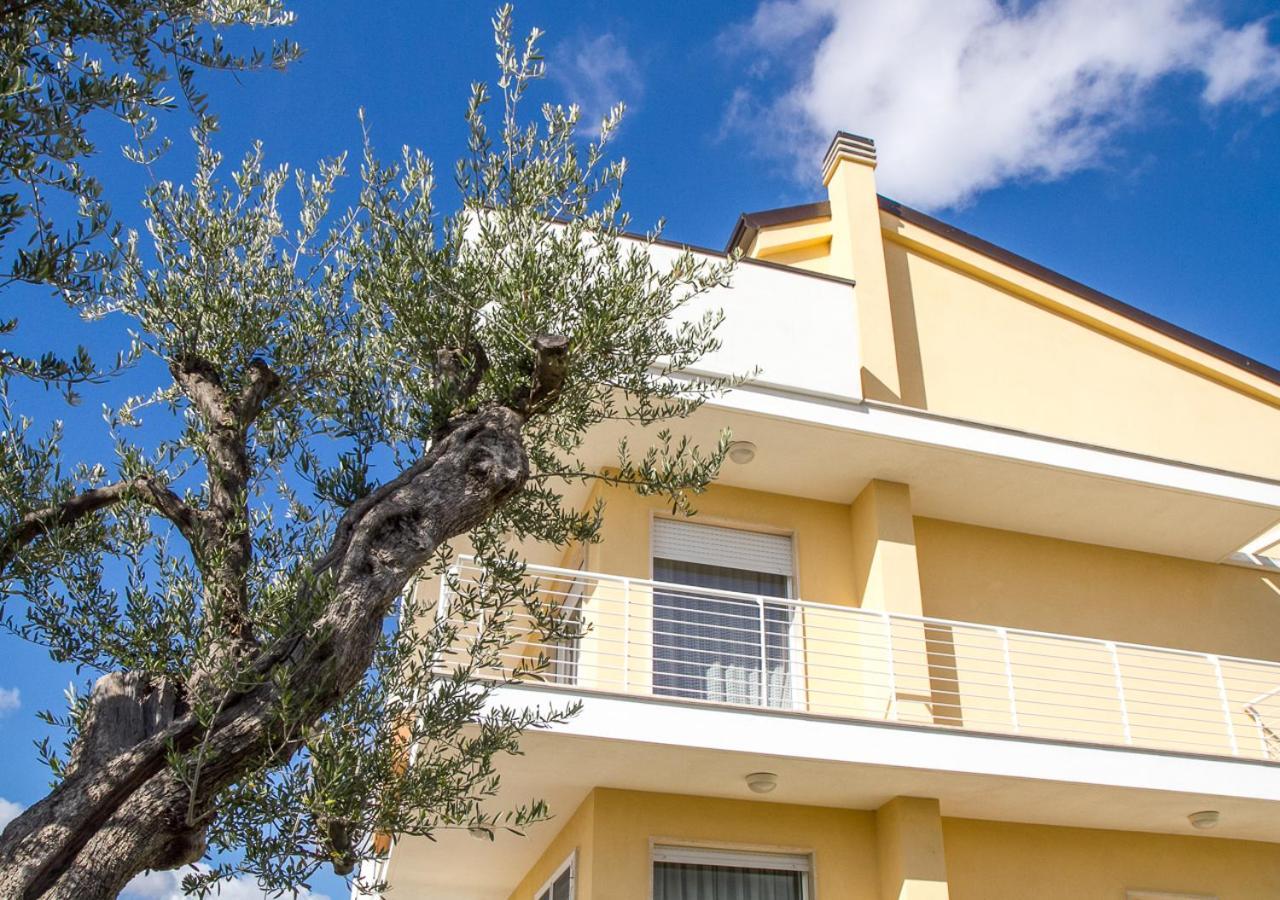 B&B Alla Niviera Adelfia Exterior foto